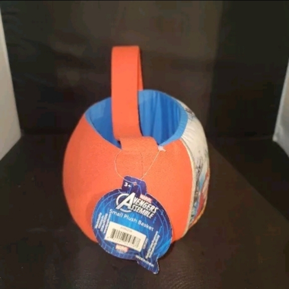 NWT Avenger Assemble Plush Treat Bucket - Picture 5 of 8